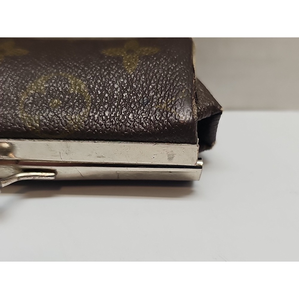 1970s LOUIS VUITTON Classic Monogram Canvas Mini Kiss Lock Coin/Lipstick Purse - Picture 4 of 8